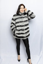 Load image into Gallery viewer, Chinchilette Dyed Rex-Rabbit Horizontal Jacket
